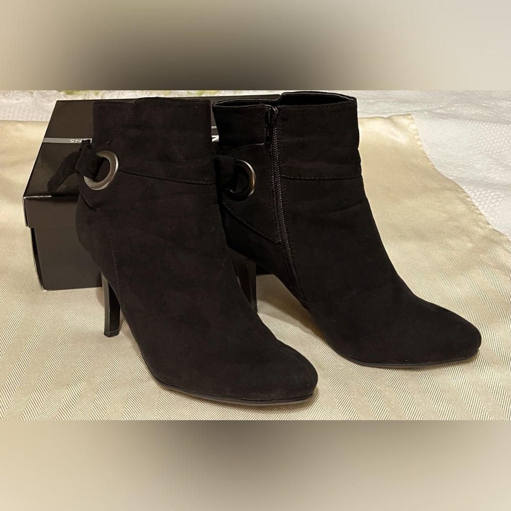 New Directions Ladies bootie black suede material 3.5 inch heel with bow. - Picture 2 of 10